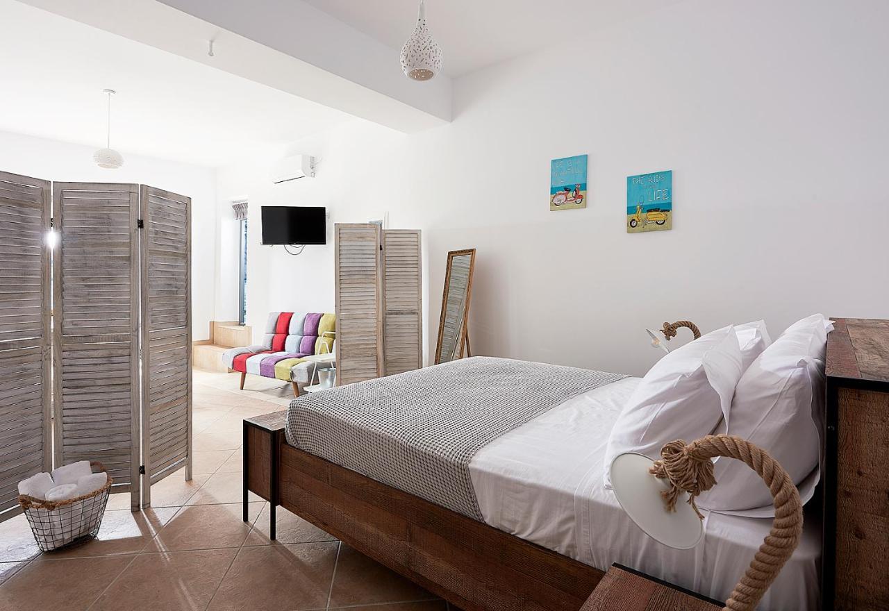 Miramare Luxury Apartments Firopotamos ภายนอก รูปภาพ